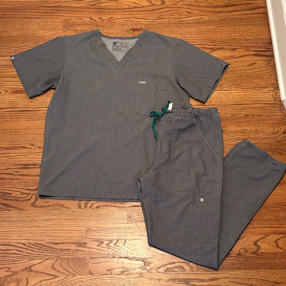 Figs Charcoal Scrub Set